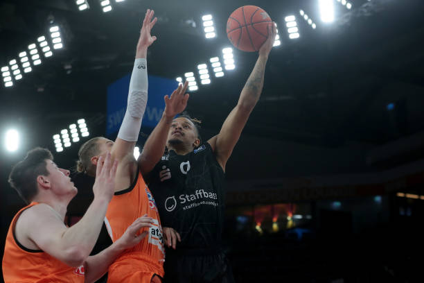 不该轻易模 不该轻易模